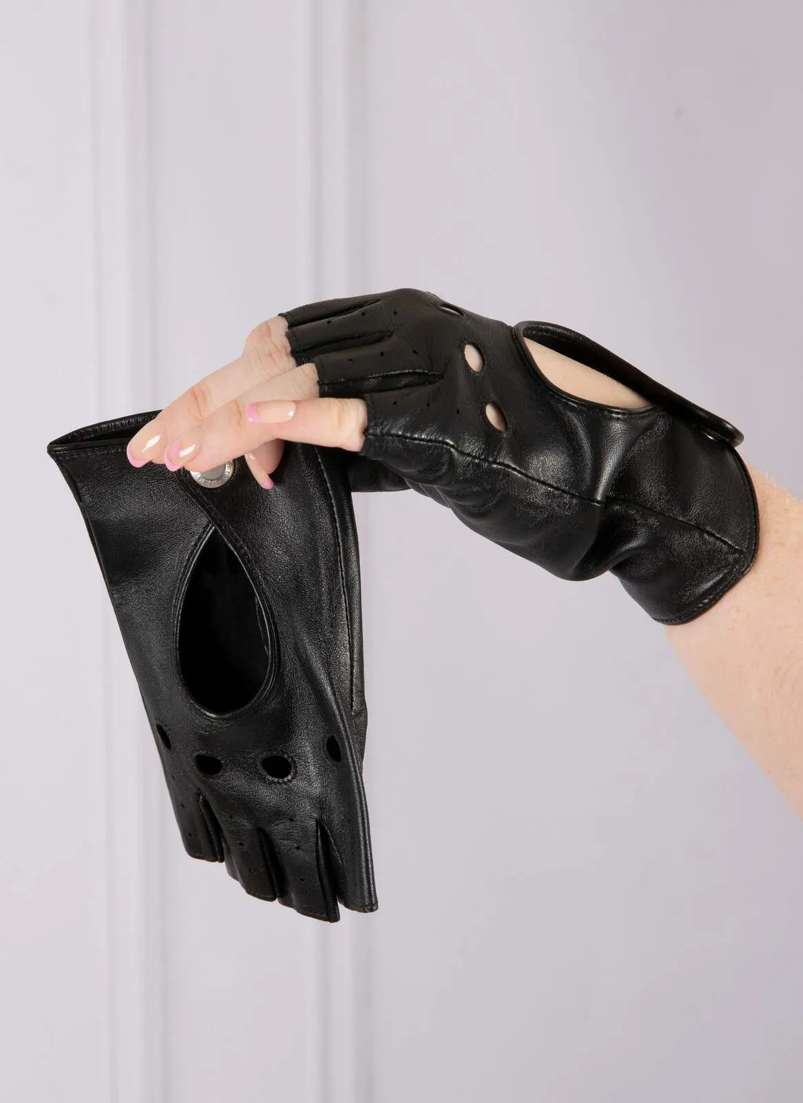 Dents Women’s Leather Fingerless Keyhole Driving Gloves - Black