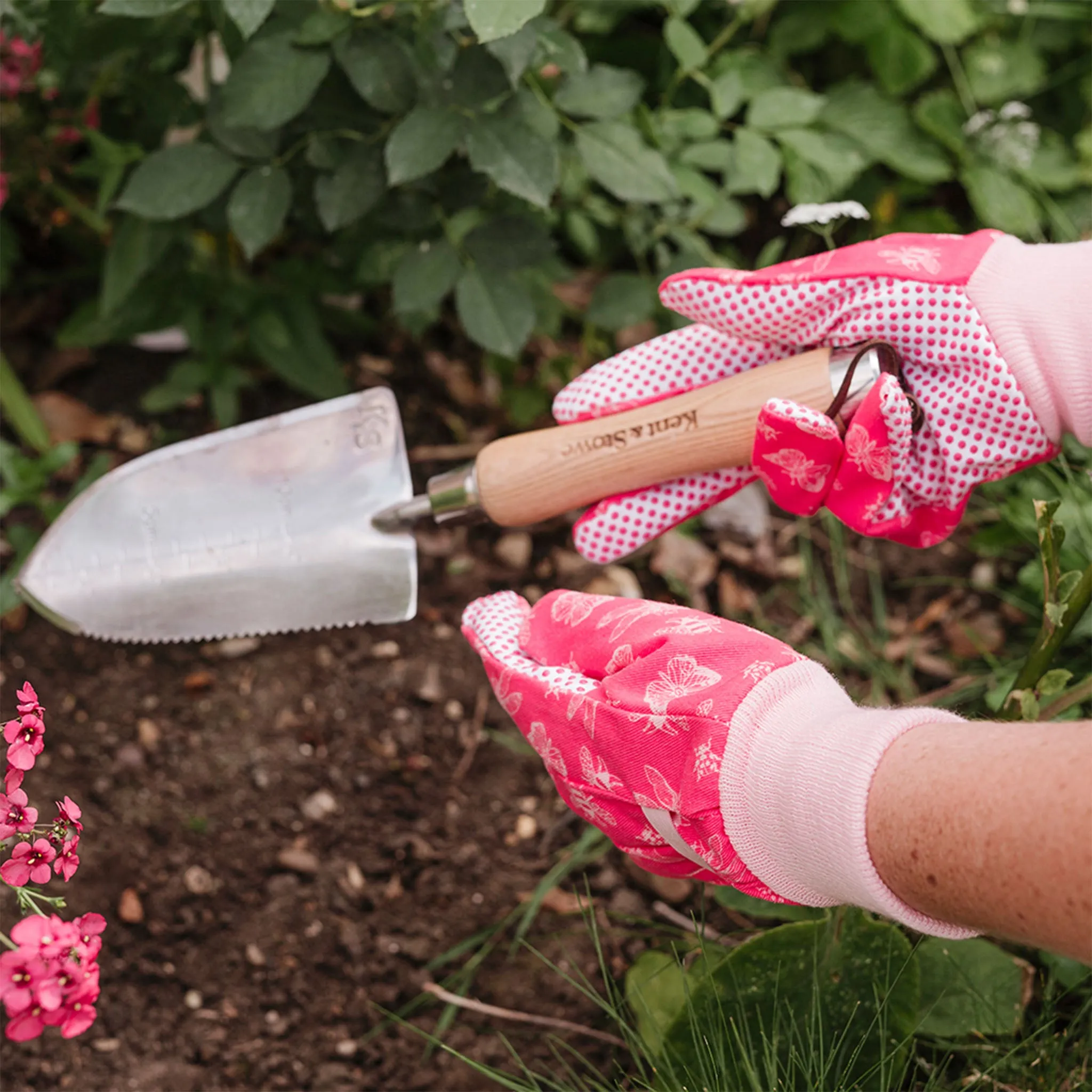 Kent & Stowe Pink Flutterbugs Print Cotton Gloves