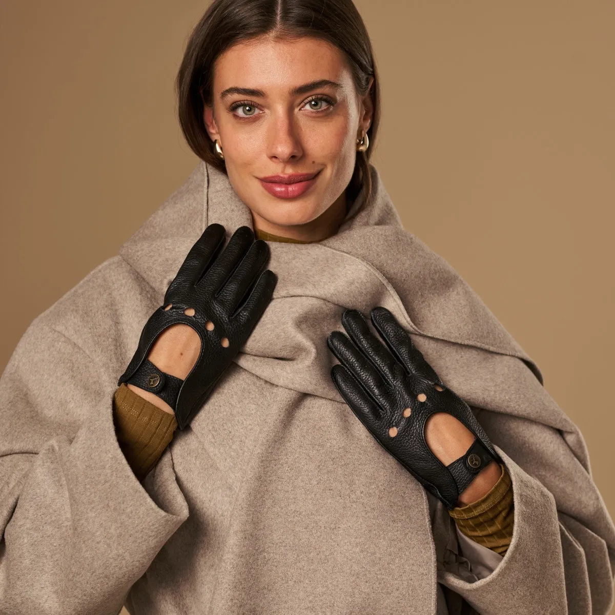 Marley (black) – luxurious driving gloves made of American deerskin leather