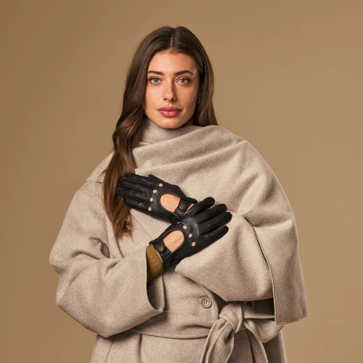 Marley (black) – luxurious driving gloves made of American deerskin leather