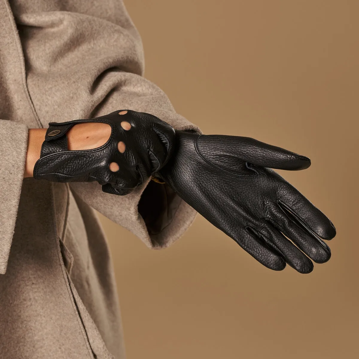 Marley (black) – luxurious driving gloves made of American deerskin leather