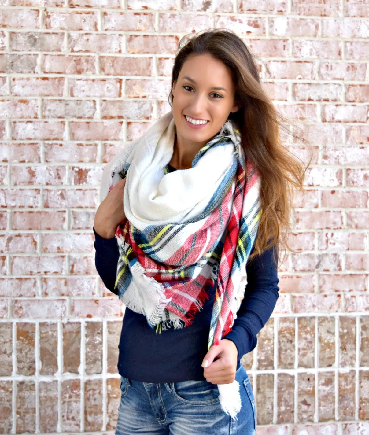 That's A Wrap Plaid Blanket Scarf: Red/White